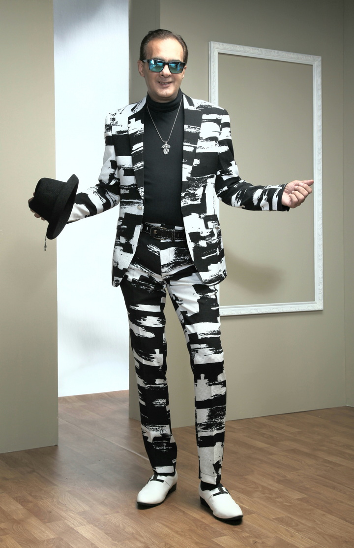 MST-3069 My Singapore Tailor